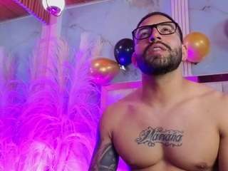 Lion and Aria live cam preview