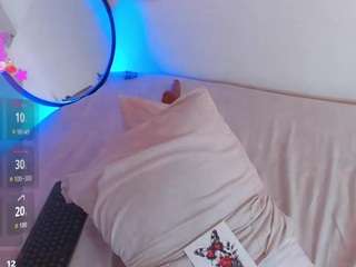 emma-collsonn's CamSoda show and profile