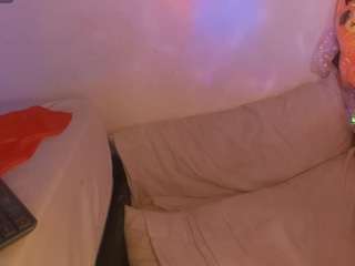 emma-collsonn live cam profile