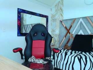 jazminevanns, female webcam model,  years old, on live webcam