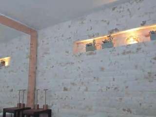 penelope-russo webcam model