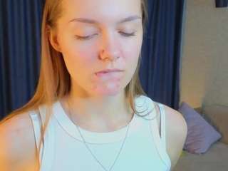 sadiedelpiano webcam