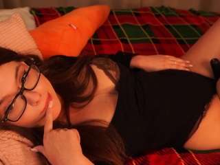 ThanhKlopfenstein live webcam show