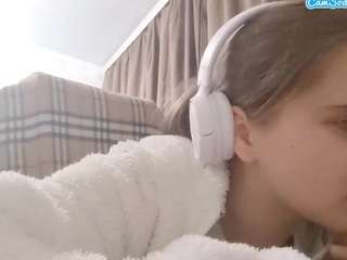 yadirabottomly Live Webcam on CamSoda