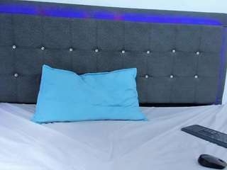 alicemrtnz Sex Cam Show