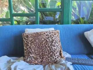 alicemrtnz live webcam show