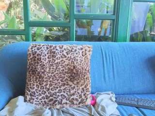 alicemrtnz live webcam show