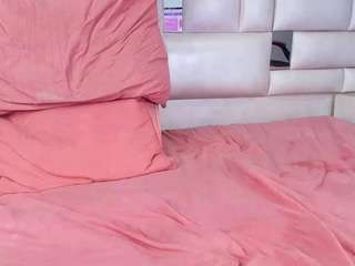 emmacurvy webcam model