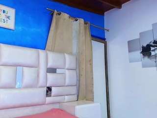 emmacurvy Live Webcam on CamSoda