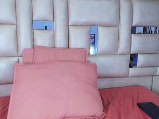 emmacurvy webcam model