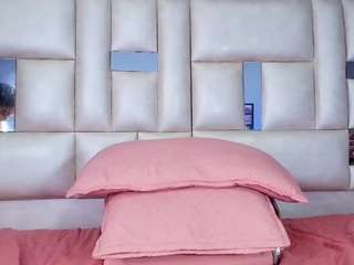 emmacurvy webcam model