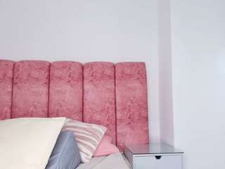 emmacurvy Live Webcam on CamSoda