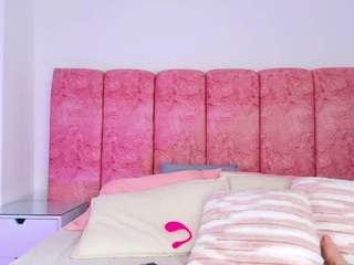 emmacurvy Live Webcam on CamSoda