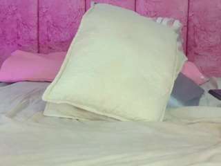 emmacurvy webcam model