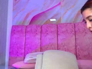 emmacurvy Live Webcam on CamSoda