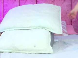 emmacurvy Live Webcam on CamSoda