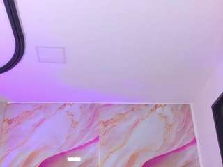 Live cam show with emmacurvy
