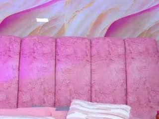 Live cam show with emmacurvy