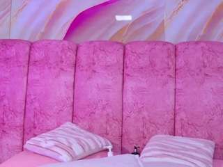 emmacurvy live cam preview