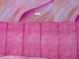 emmacurvy live cam preview