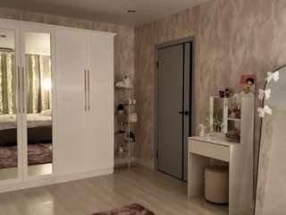 jenelleseawright Live Webcam on CamSoda