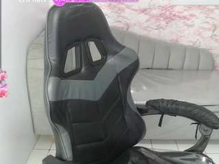  nikky-t chat room