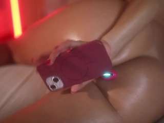 le modèle suzysuz est en webcam porno dans un show sur le site camsoda, il possède les tags suivants: average,brown eyes,brown hair,cumshot,deepthroat,dildo,feet,pegging,role play,sexting,small tits,spank,tease,twerk,hd
