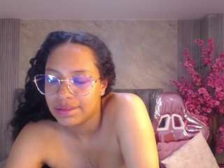 zhara-rose-s's CamSoda show and profile
