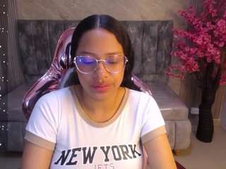 zhara-rose-s Live Webcam on CamSoda