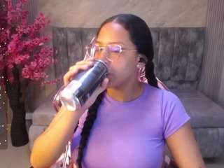 zhara-rose-s Live Webcam on CamSoda