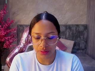 zhara-rose-s Live Webcam on CamSoda