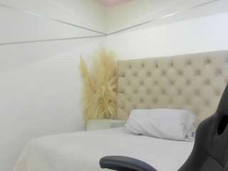 channelwhite's CamSoda show and profile