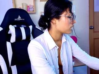 julieta-mendez Live Webcam on CamSoda