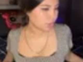 lillytillercam webcam