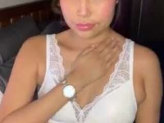 lillytillercam webcam model