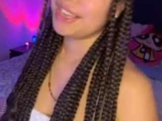 Live webcam model lillytillercam on Soda Cams