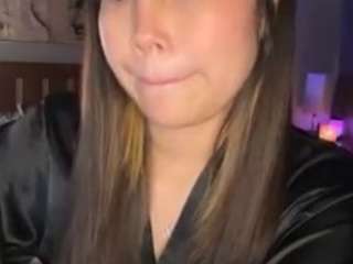 lillytillercam Live Webcam on CamSoda