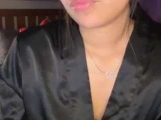 lillytillercam Live Webcam on CamSoda