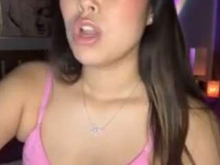 lillytillercam's CamSoda show and profile