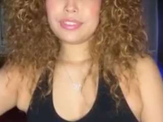 lillytillercam's CamSoda show and profile