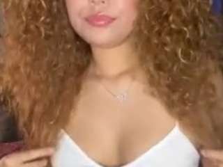 Live webcam model lillytillercam on Soda Cams