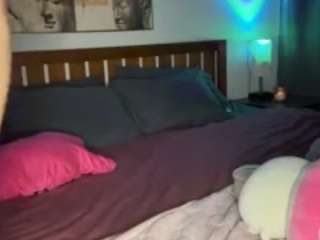 Live webcam model lillytillercam on Soda Cams