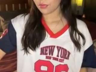 Live webcam model lillytillercam on Soda Cams