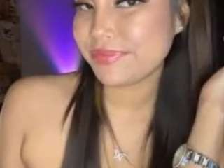 Live webcam model lillytillercam on Soda Cams