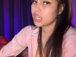 lillytillercam webcam