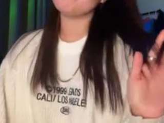 lillytillercam webcam