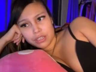 lillytillercam webcam