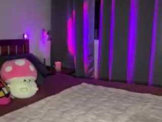 lillytillercam webcam