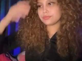 lillytillercam webcam