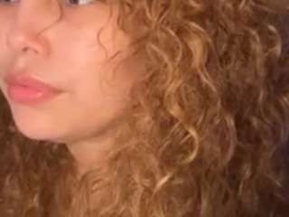 lillytillercam webcam